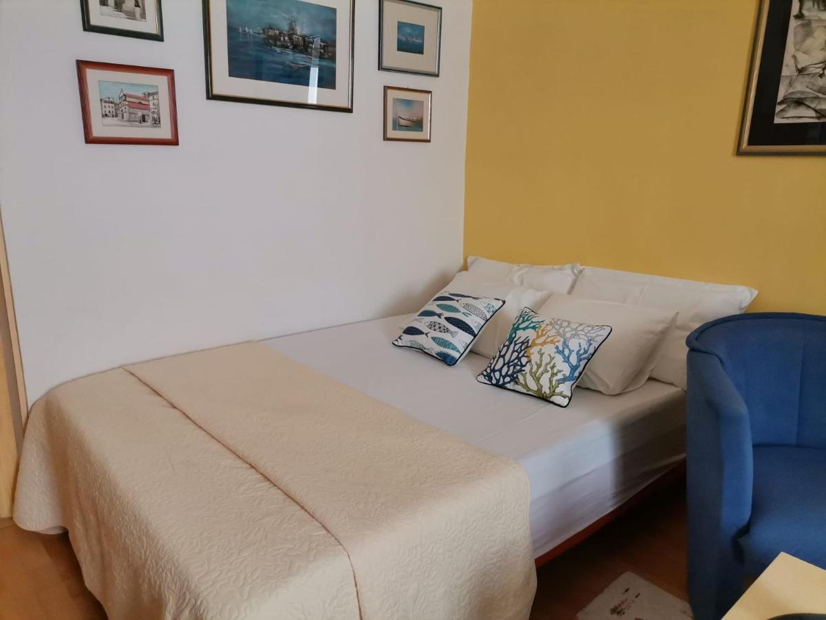 Old Town With Parking Apartment Паг Екстериор снимка