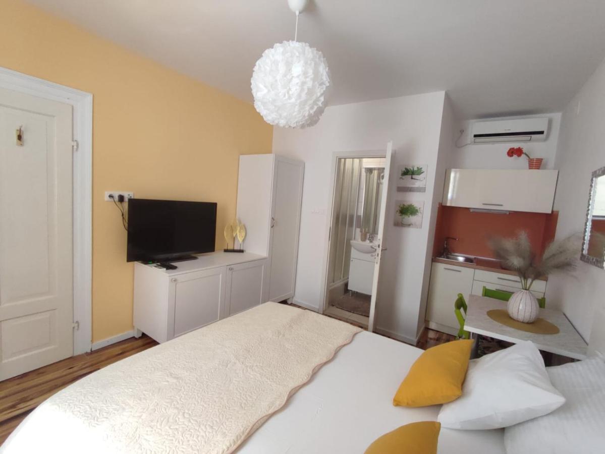 Old Town With Parking Apartment Паг Екстериор снимка