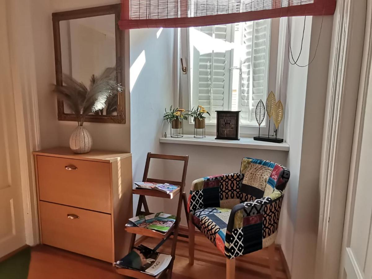 Old Town With Parking Apartment Паг Екстериор снимка