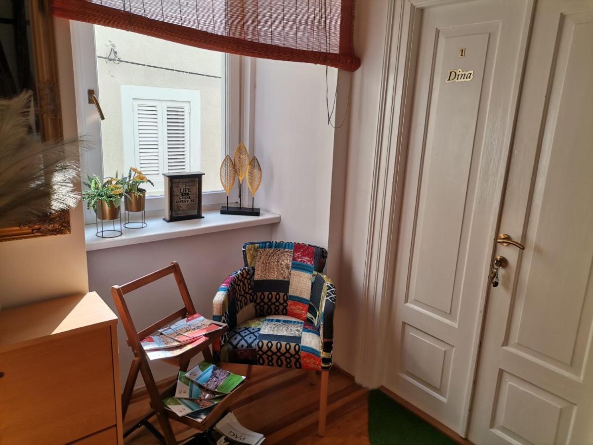 Old Town With Parking Apartment Паг Екстериор снимка